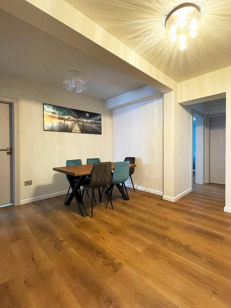 Piata Natiunile Unite, apartament 3 camere, prima inchiriere, 1000 EUR.